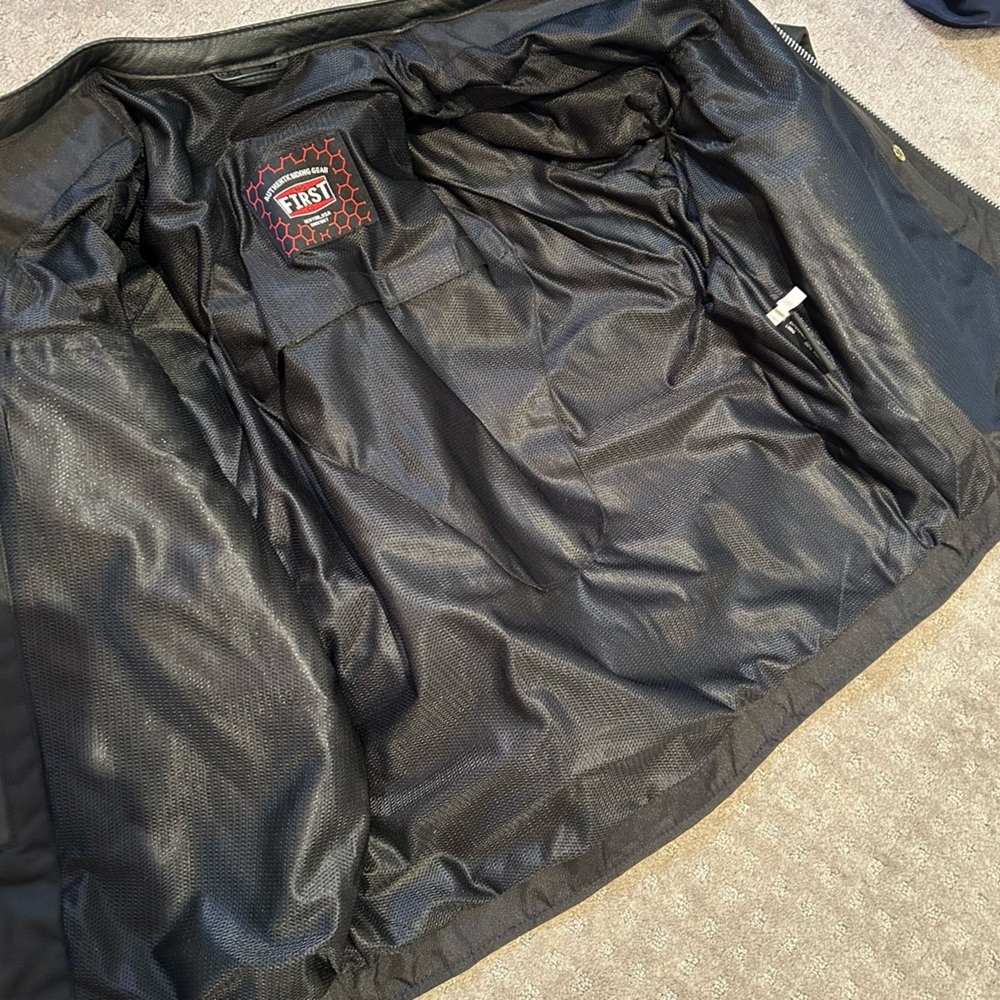 First riding. Gear Men's Black Leather motorcycle Jacket. Silver zippers. New! - Picture 7 of 14